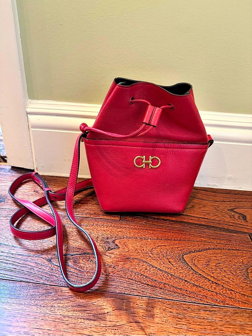 Salvatore Ferragamo Gancini Mini Bucket Bag Red/pink Crossbody Bag